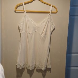 ☘️B2G1Free☘️Silk & Viscose beaded tank